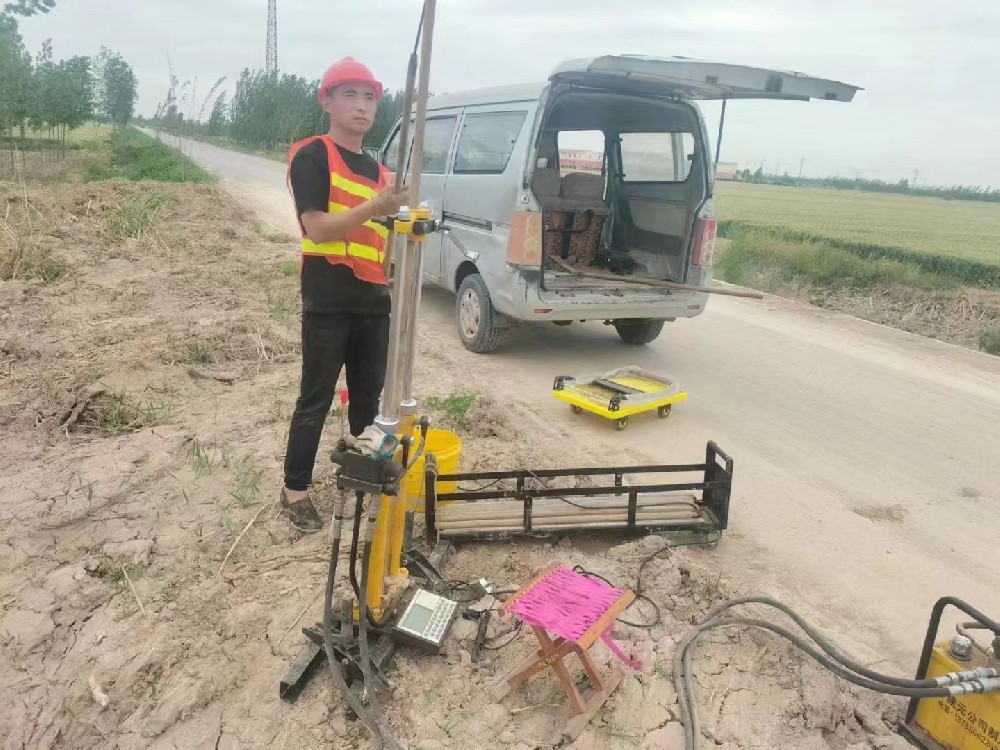 便攜式液壓靜探機(jī)在線路項(xiàng)目測試